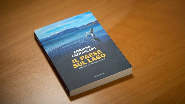 Il paese sul lago